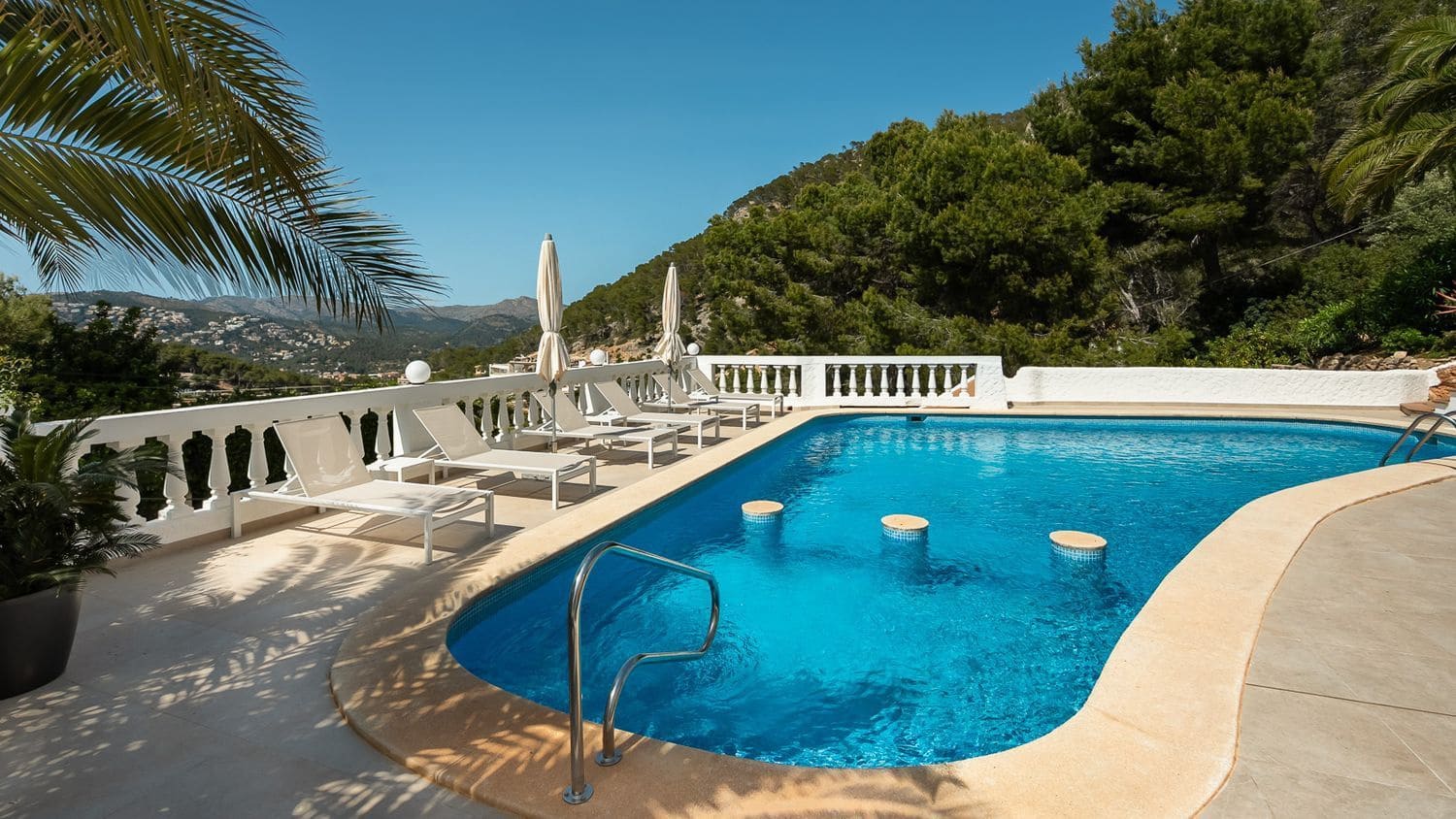 3 bedroom Apartment for rent in Puerto de Andratx with pool - € 3,500 (Ref: 9547872)