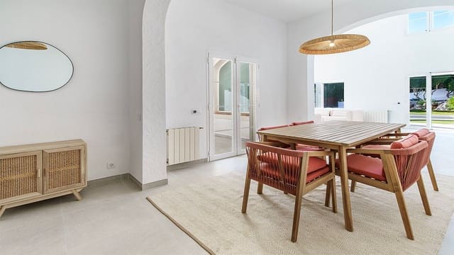 5 soverom Villa til salgs i Santa Ponsa, Calvià med svømmebasseng - € 2 750 000 (Ref: 9590836)