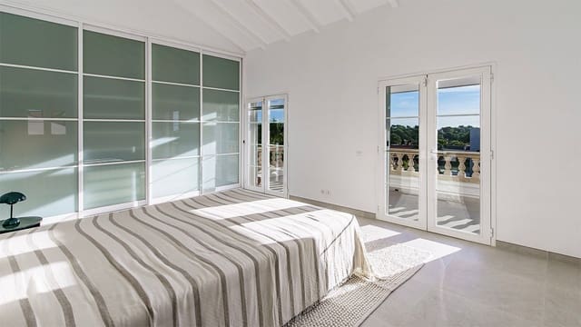 5 soverom Villa til salgs i Santa Ponsa, Calvià med svømmebasseng - € 2 750 000 (Ref: 9590836)