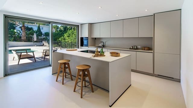 4 quarto Moradia para venda em Santa Ponsa, Calvià com piscina - 2 950 000 € (Ref: 9590837)