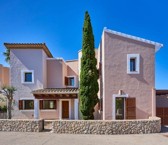 3 bedroom Villa for sale in Santa Ponsa, Calvià with pool - € 1,750,000 (Ref: 9601084)