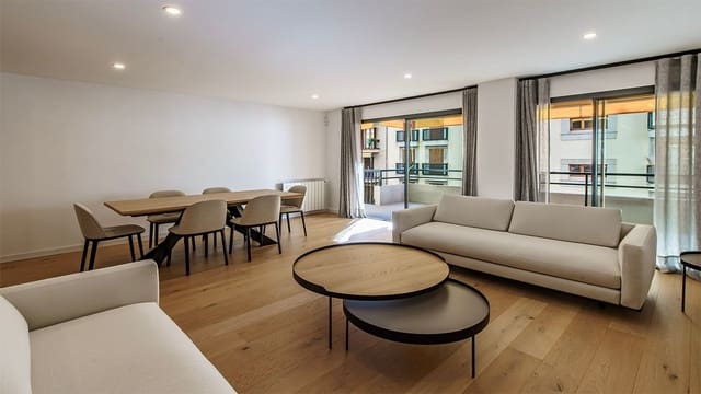 3 bedroom Apartment for sale in Jaume III, Palma de Mallorca - € 1,595,000 (Ref: 9618474)