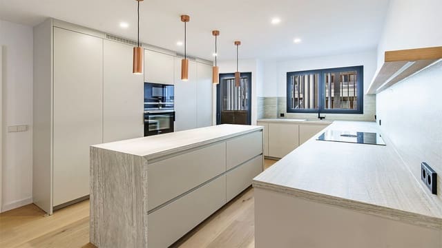 3 bedroom Apartment for sale in Jaume III, Palma de Mallorca - € 1,595,000 (Ref: 9618474)