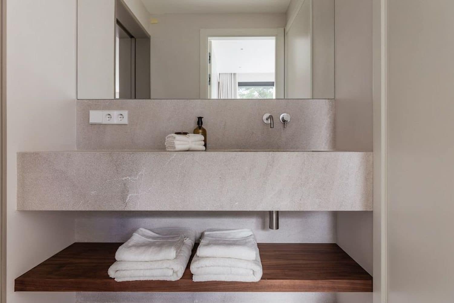 Apartamento de 2 habitaciones en Genova en venta con piscina - 1.450.000 € (Ref: 9629767)