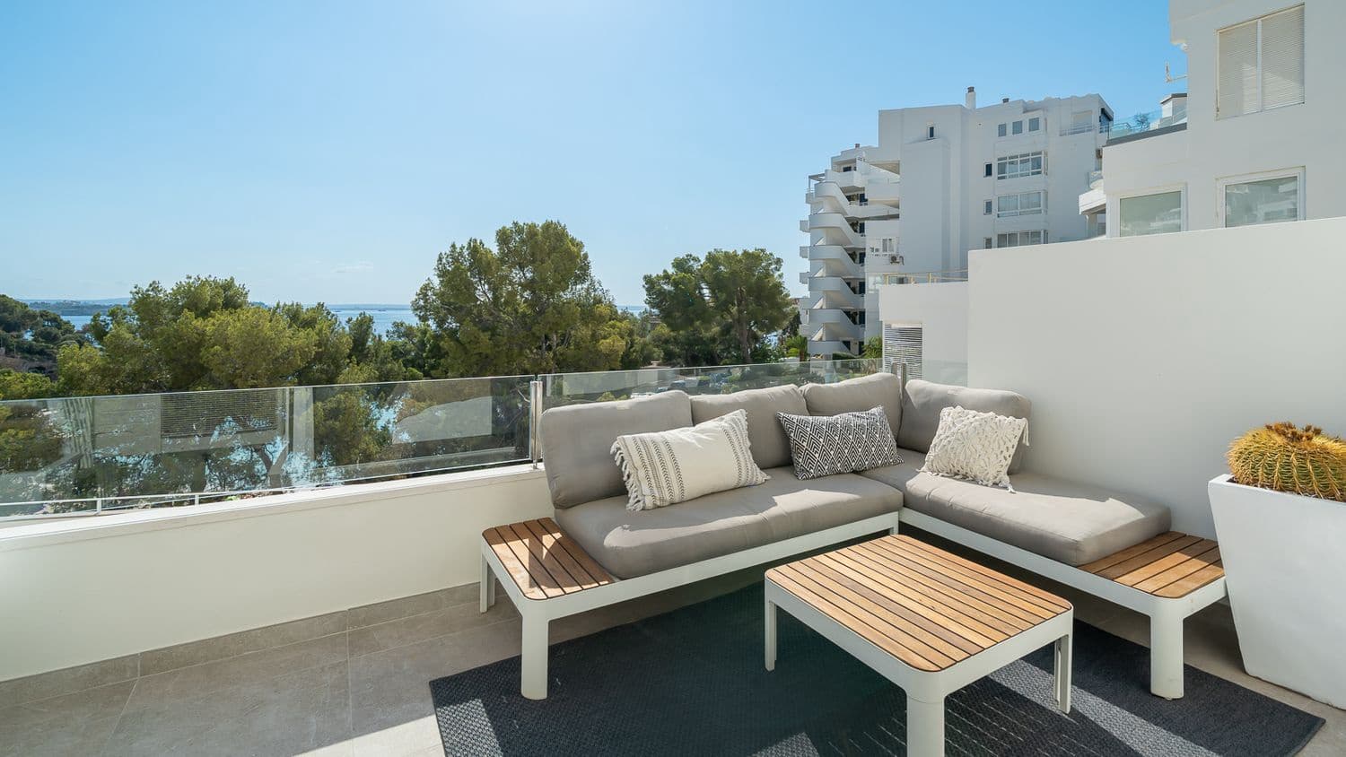 2 Zimmer Apartment zu verkaufen in Illetas mit Pool - 995.000 € (Ref: 9677001)