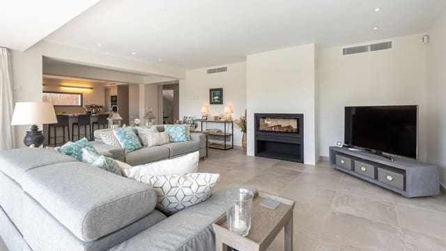 5 soverom Villa til salgs i Santa Ponsa, Calvià med svømmebasseng - € 2 995 000 (Ref: 9679598)