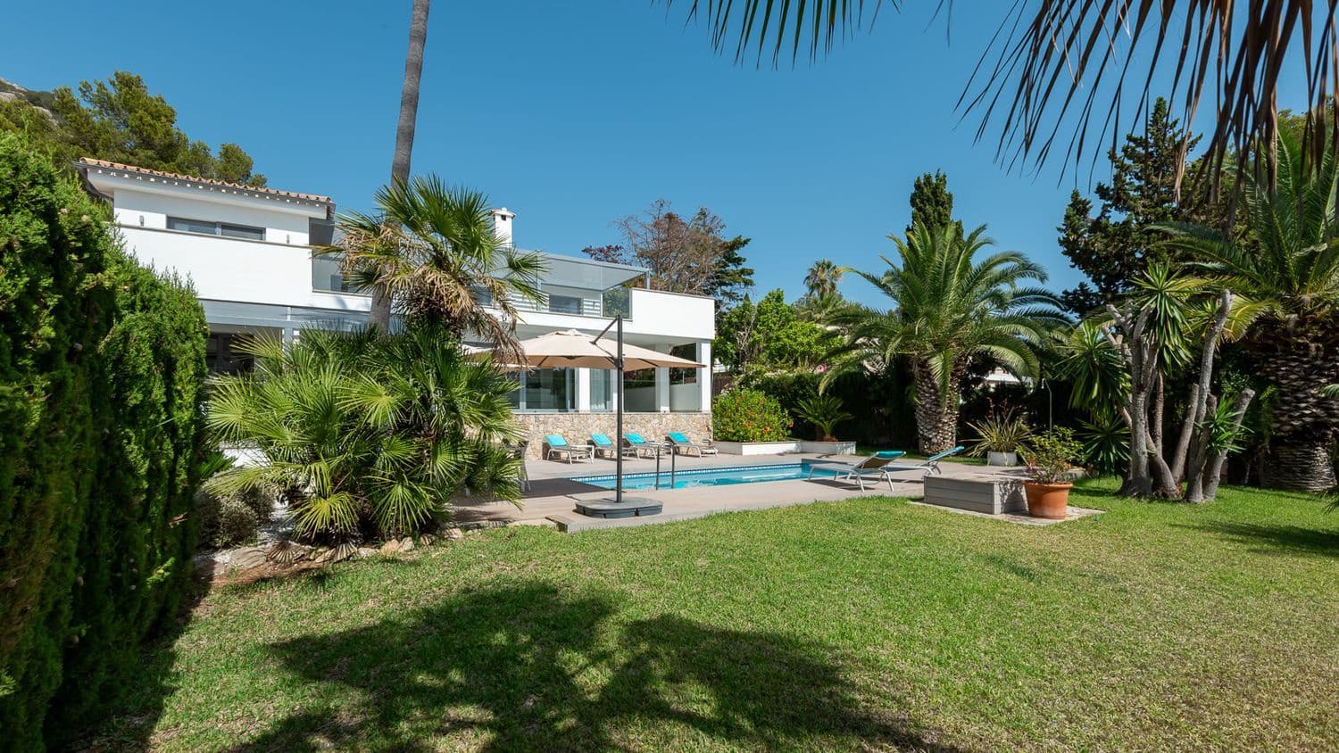 5 soverom Villa til salgs i Santa Ponsa med svømmebasseng - € 2 995 000 (Ref: 9679598)