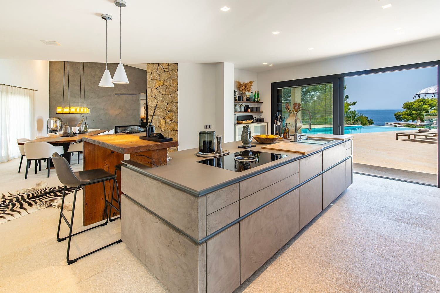 4 slaapkamer Villa te koop in Santa Ponsa met zwembad - € 7.390.000 (Ref: 9682398)