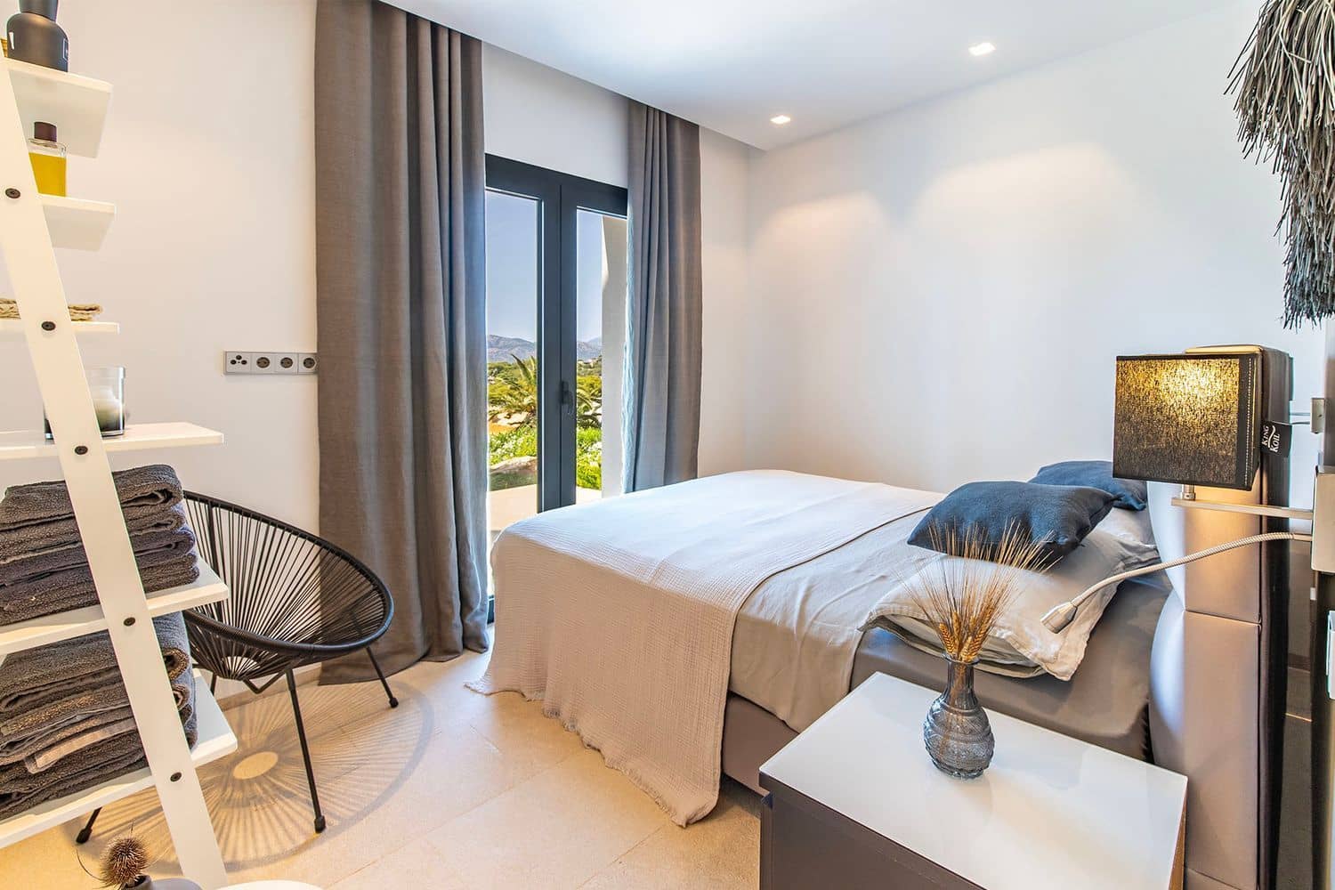 4 slaapkamer Villa te koop in Santa Ponsa met zwembad - € 7.390.000 (Ref: 9682398)