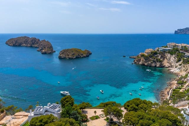 4 slaapkamer Villa te koop in Santa Ponsa, Calvià met zwembad - € 7.390.000 (Ref: 9682398)