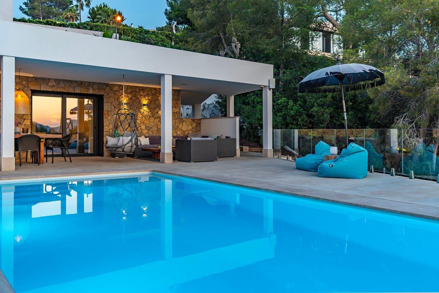 4 slaapkamer Villa te koop in Santa Ponsa met zwembad - € 7.390.000 (Ref: 9682398)