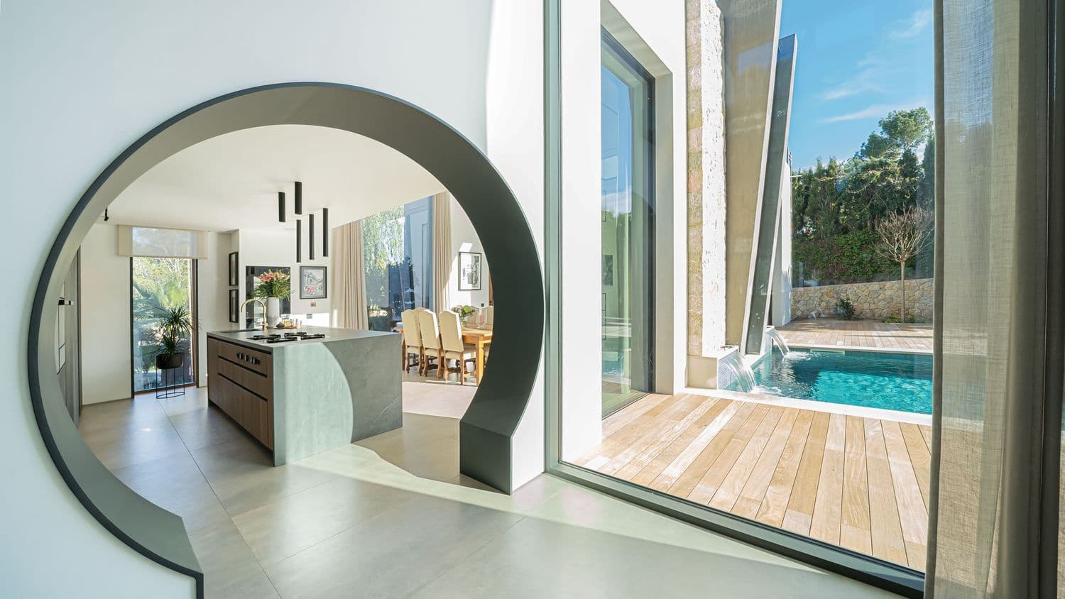 5 bedroom Villa for sale in Santa Ponsa with pool - € 5,500,000 (Ref: 9698122)