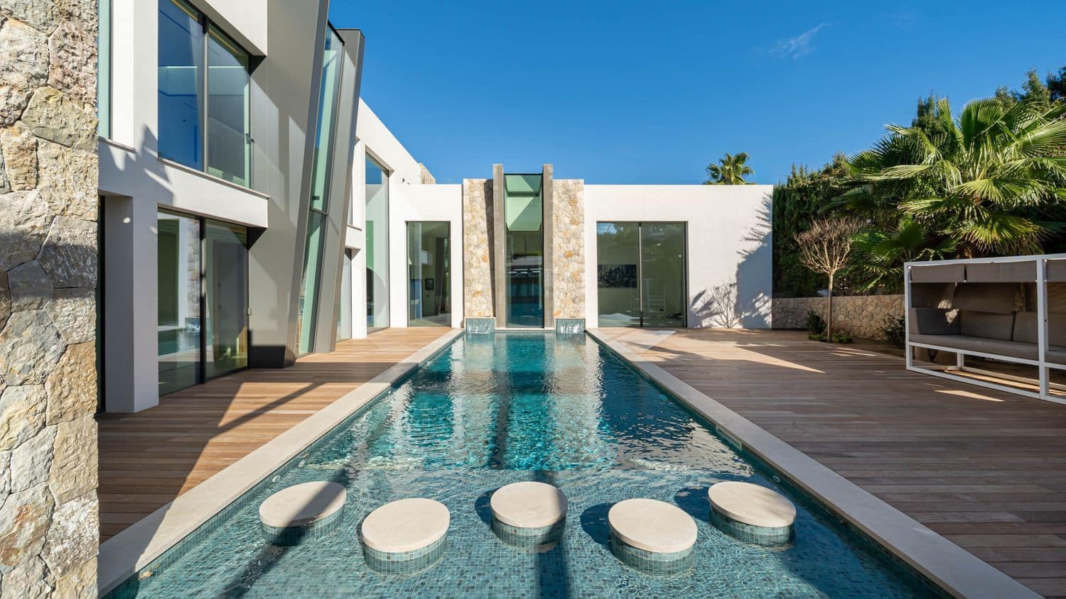 5 bedroom Villa for sale in Santa Ponsa with pool - € 5,500,000 (Ref: 9698122)