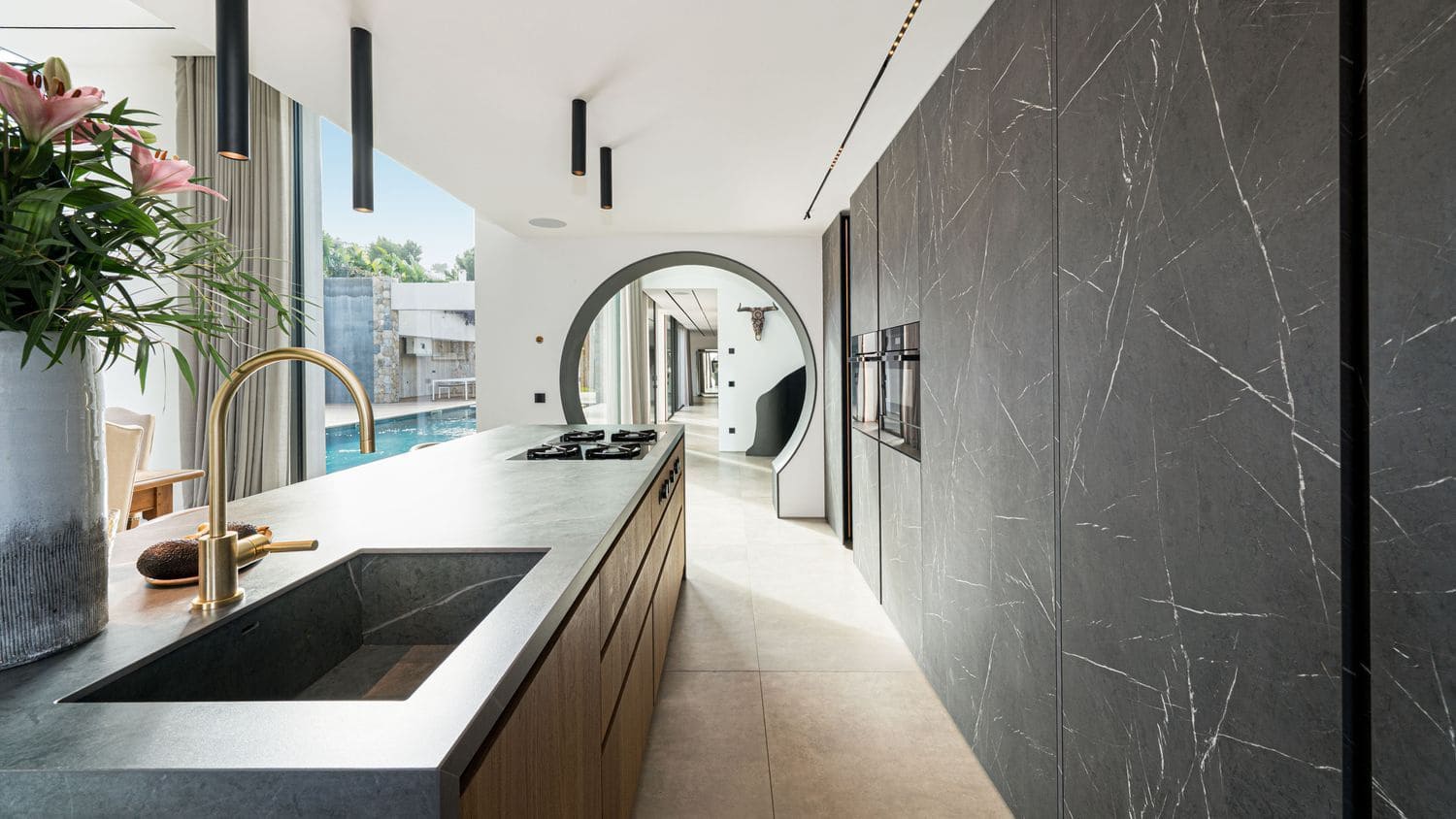 5 bedroom Villa for sale in Santa Ponsa with pool - € 5,500,000 (Ref: 9698122)