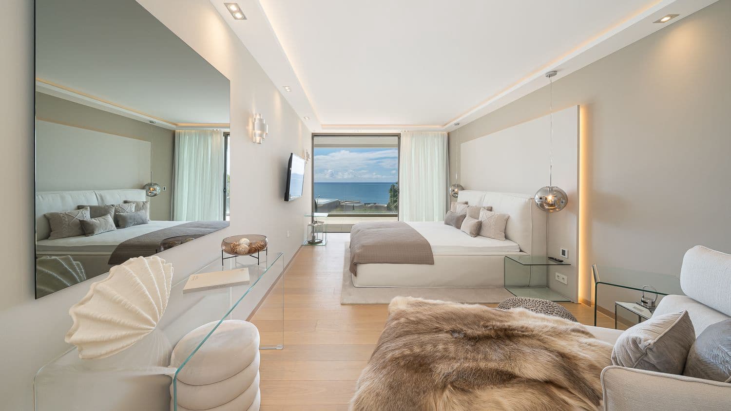 4 soveværelse Villa til salg i Santa Ponsa med swimmingpool - € 6.500.000 (Ref: 9698123)