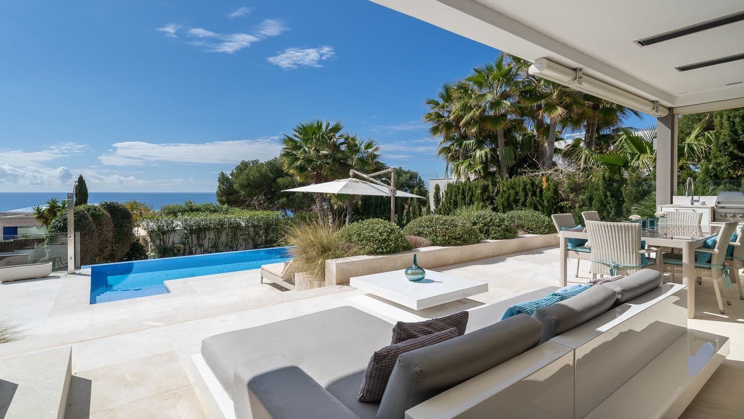 4 soveværelse Villa til salg i Santa Ponsa med swimmingpool - € 6.500.000 (Ref: 9698123)