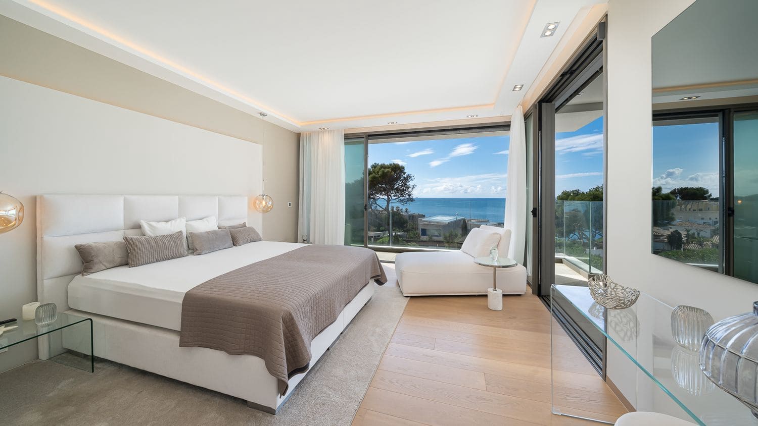 4 soveværelse Villa til salg i Santa Ponsa med swimmingpool - € 6.500.000 (Ref: 9698123)