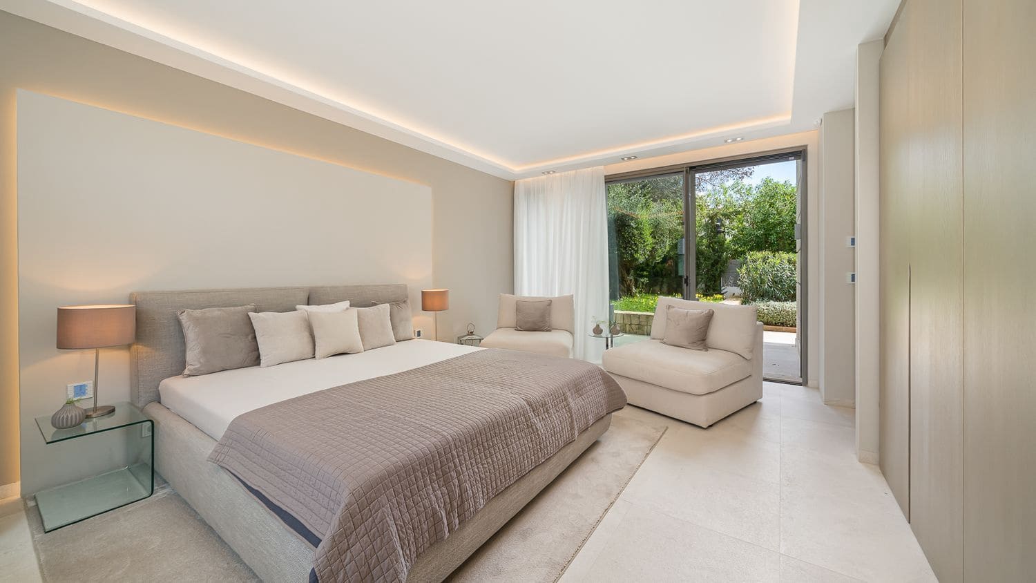 4 soveværelse Villa til salg i Santa Ponsa med swimmingpool - € 6.500.000 (Ref: 9698123)