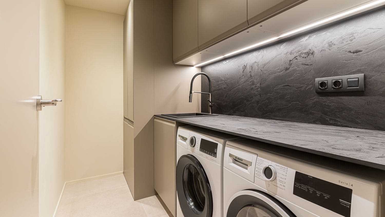 3 bedroom Apartment for sale in Palma de Mallorca - € 1,495,000 (Ref: 9701405)