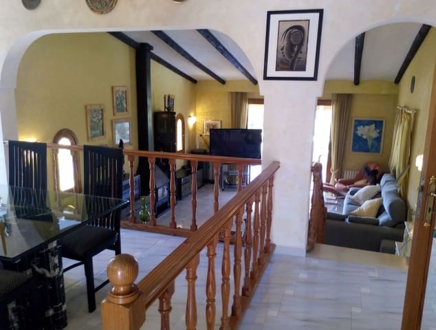 5 soverom Villa til salgs i Santa Ponsa, Calvià med svømmebasseng - € 2 900 000 (Ref: 9730182)