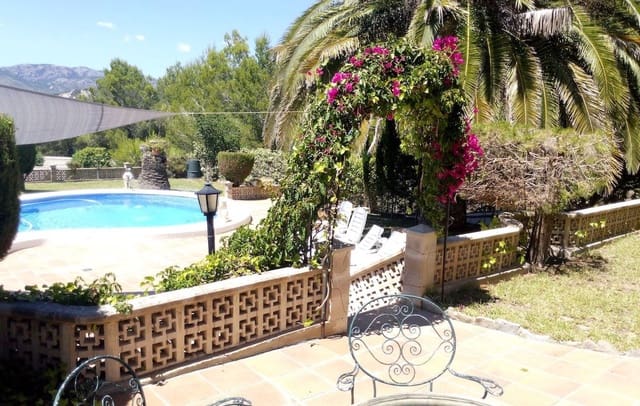 5 soverom Villa til salgs i Santa Ponsa, Calvià med svømmebasseng - € 2 900 000 (Ref: 9730182)