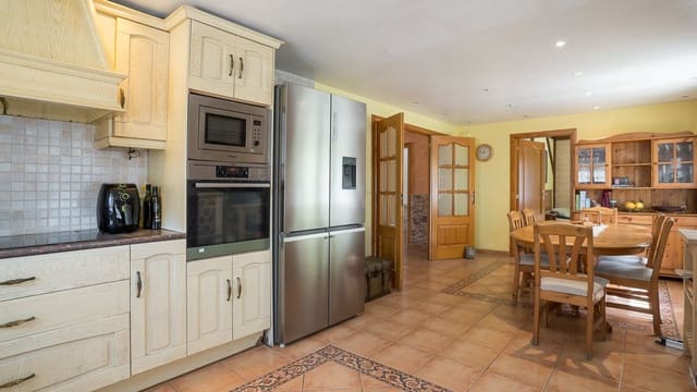 6 soveværelse Villa til salg i Palmanova, Calvià med swimmingpool - € 1.795.000 (Ref: 9827125)