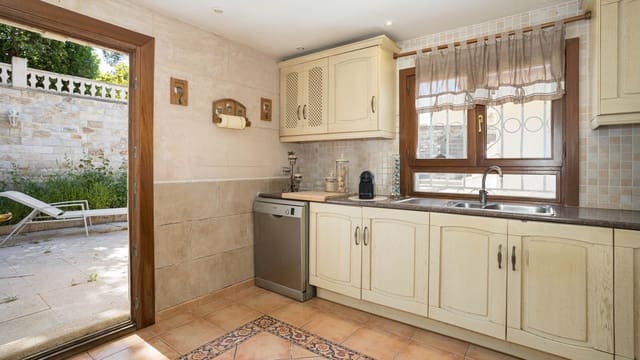 6 soveværelse Villa til salg i Palmanova, Calvià med swimmingpool - € 1.795.000 (Ref: 9827125)