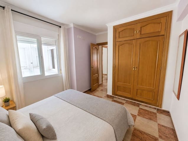 2 slaapkamer Appartement te koop in Los Boliches , Fuengirola - € 250.000 (Ref: 10021663)