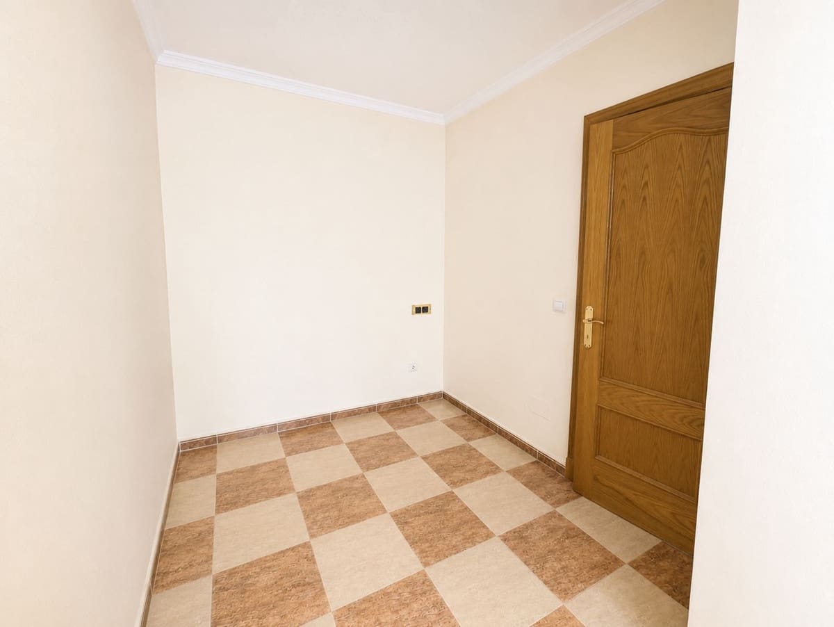 2 slaapkamer Appartement te koop in Fuengirola - € 250.000 (Ref: 10021663)