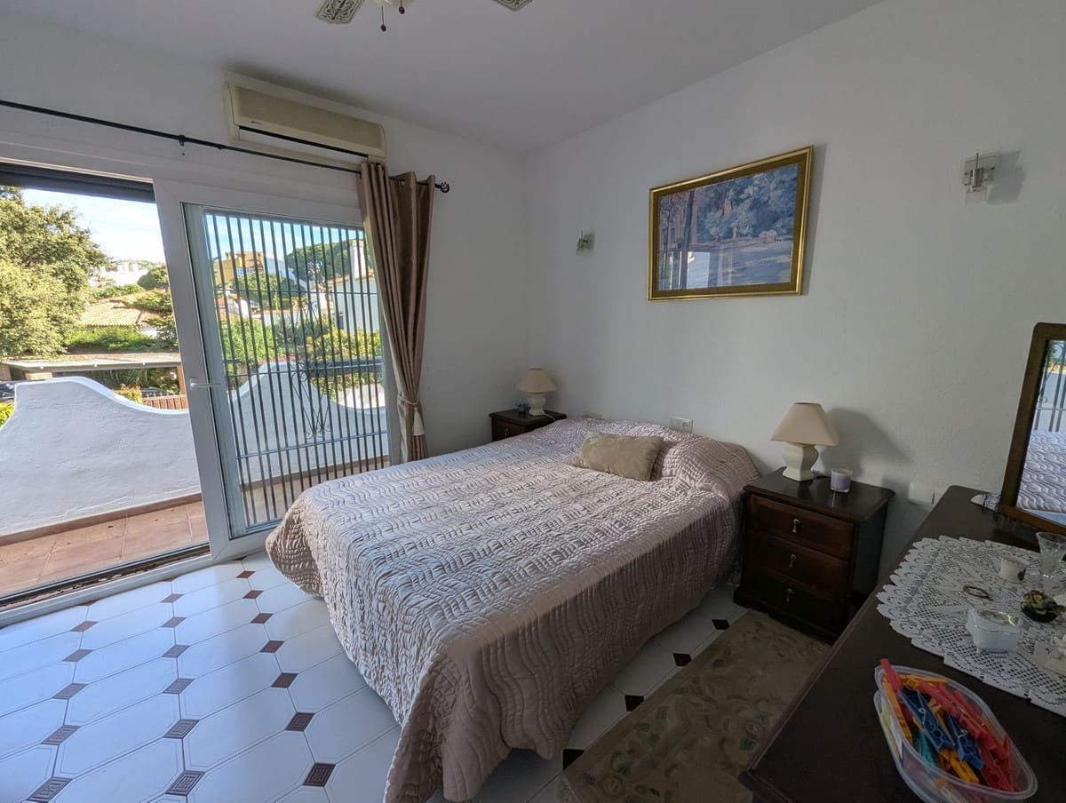 Casa de 2 habitaciones en Sitio de Calahonda en venta con piscina - 365.000 € (Ref: 10073065)