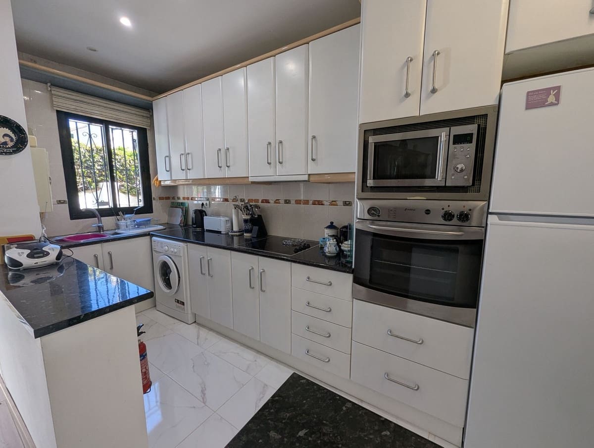 Casa de 2 habitaciones en Sitio de Calahonda en venta con piscina - 365.000 € (Ref: 10073065)