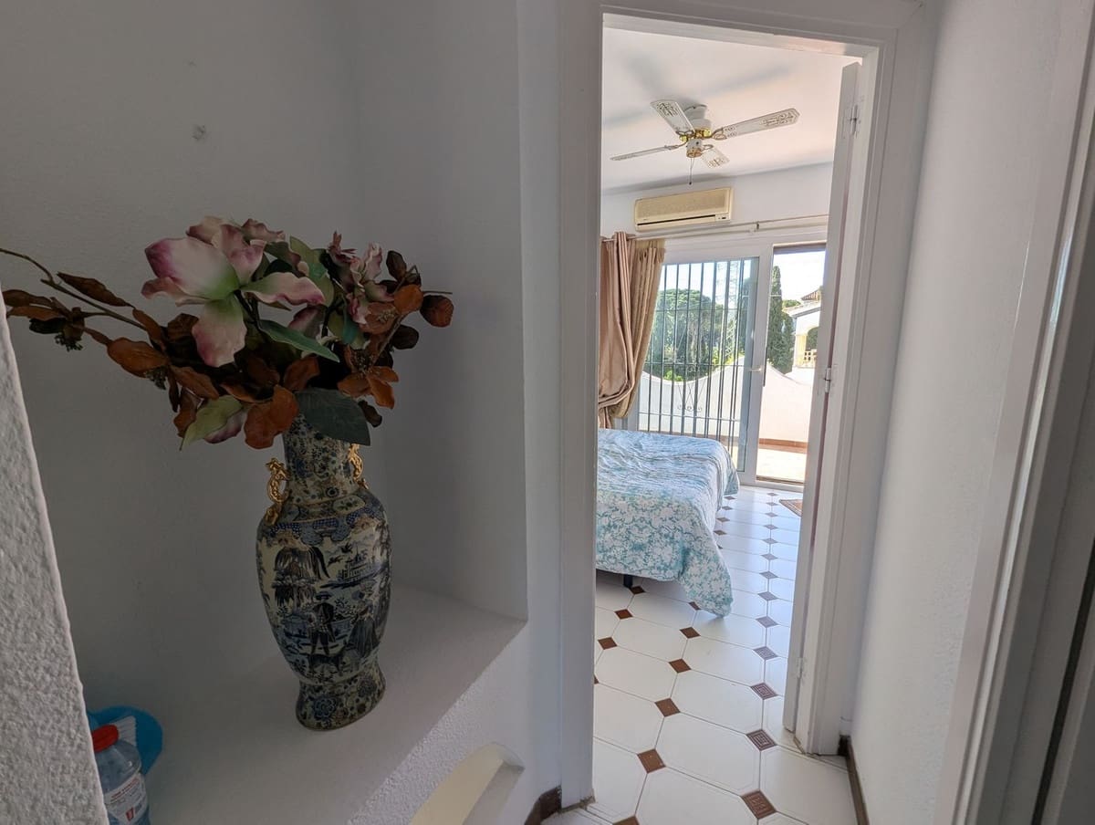 Casa de 2 habitaciones en Sitio de Calahonda en venta con piscina - 365.000 € (Ref: 10073065)