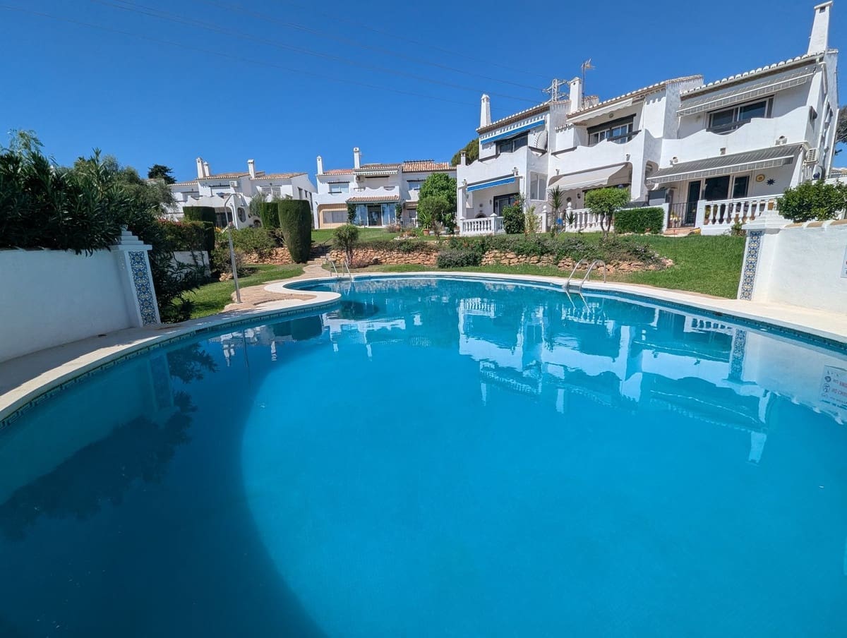 Casa de 2 habitaciones en Sitio de Calahonda en venta con piscina - 365.000 € (Ref: 10073065)