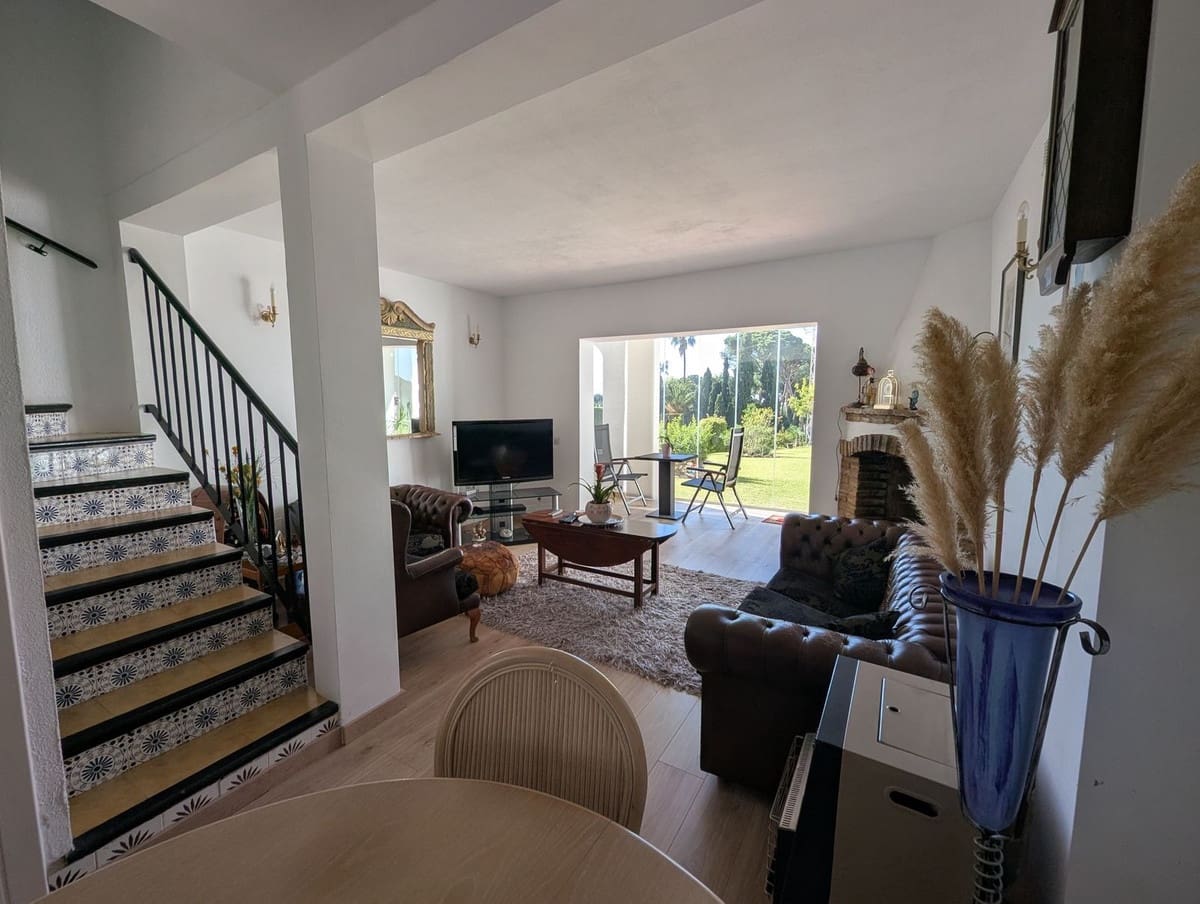 Casa de 2 habitaciones en Sitio de Calahonda en venta con piscina - 365.000 € (Ref: 10073065)