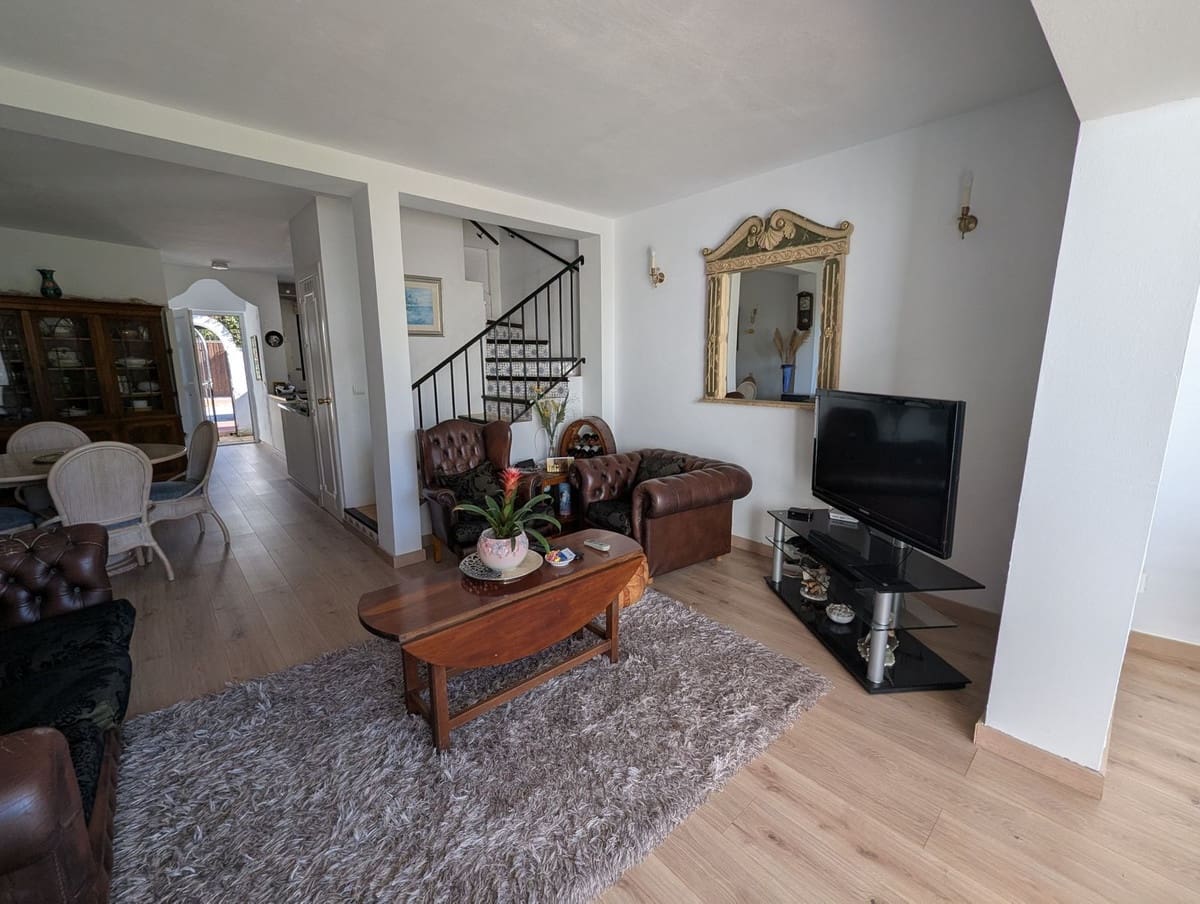 Casa de 2 habitaciones en Sitio de Calahonda en venta con piscina - 365.000 € (Ref: 10073065)