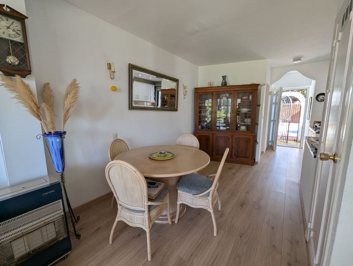 Casa de 2 habitaciones en Sitio de Calahonda en venta con piscina - 365.000 € (Ref: 10073065)