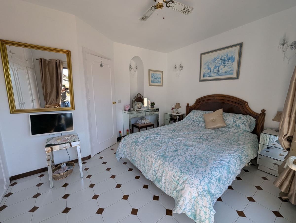 Casa de 2 habitaciones en Sitio de Calahonda en venta con piscina - 365.000 € (Ref: 10073065)