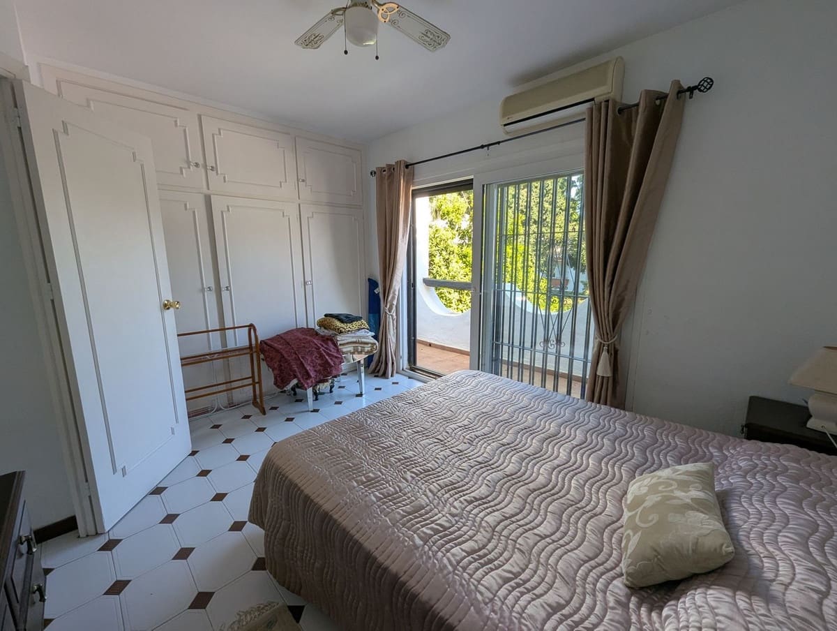 Casa de 2 habitaciones en Sitio de Calahonda en venta con piscina - 365.000 € (Ref: 10073065)