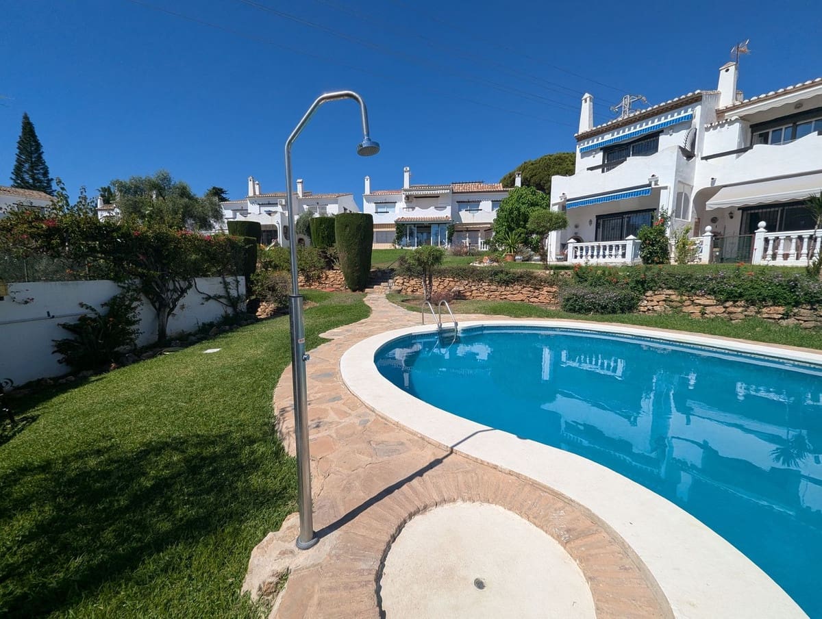 Casa de 2 habitaciones en Sitio de Calahonda en venta con piscina - 365.000 € (Ref: 10073065)
