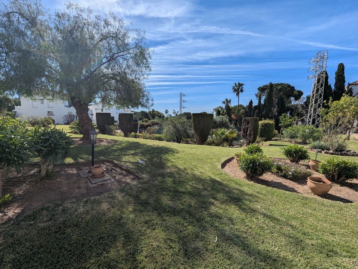 Casa de 2 habitaciones en Sitio de Calahonda en venta con piscina - 365.000 € (Ref: 10073065)