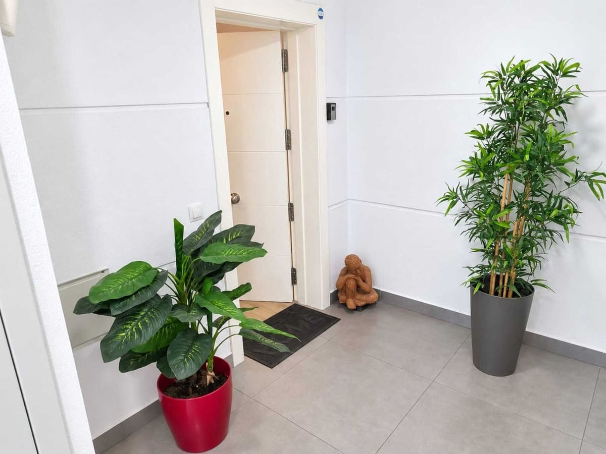 2 bedroom Apartment for sale in Fuengirola - € 449,000 (Ref: 10078466)