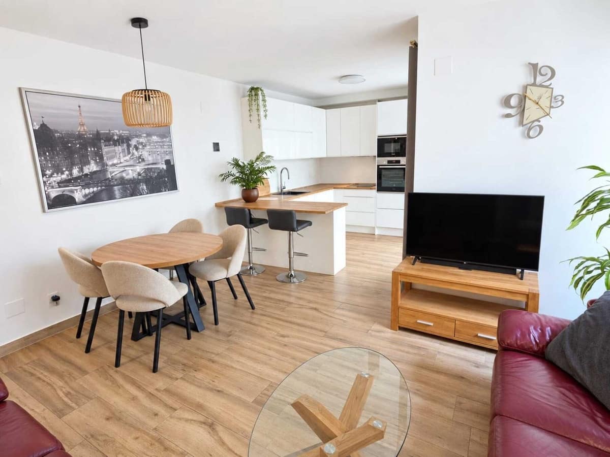 2 bedroom Apartment for sale in Fuengirola - € 449,000 (Ref: 10078466)