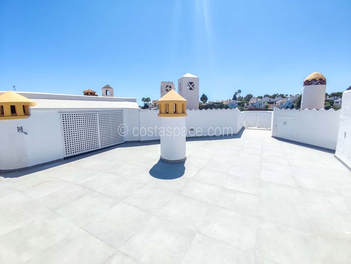 Apartamento de 3 habitaciones en Sitio de Calahonda en venta con piscina garaje - 549.500 € (Ref: 10120785)