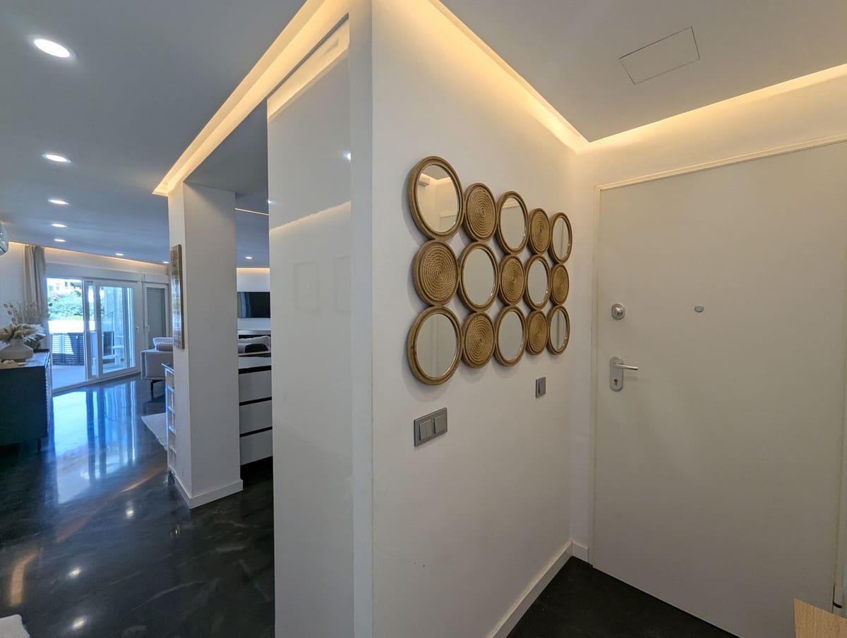 3 bedroom Apartment for sale in Sitio de Calahonda with pool garage - € 549,500 (Ref: 10120785)