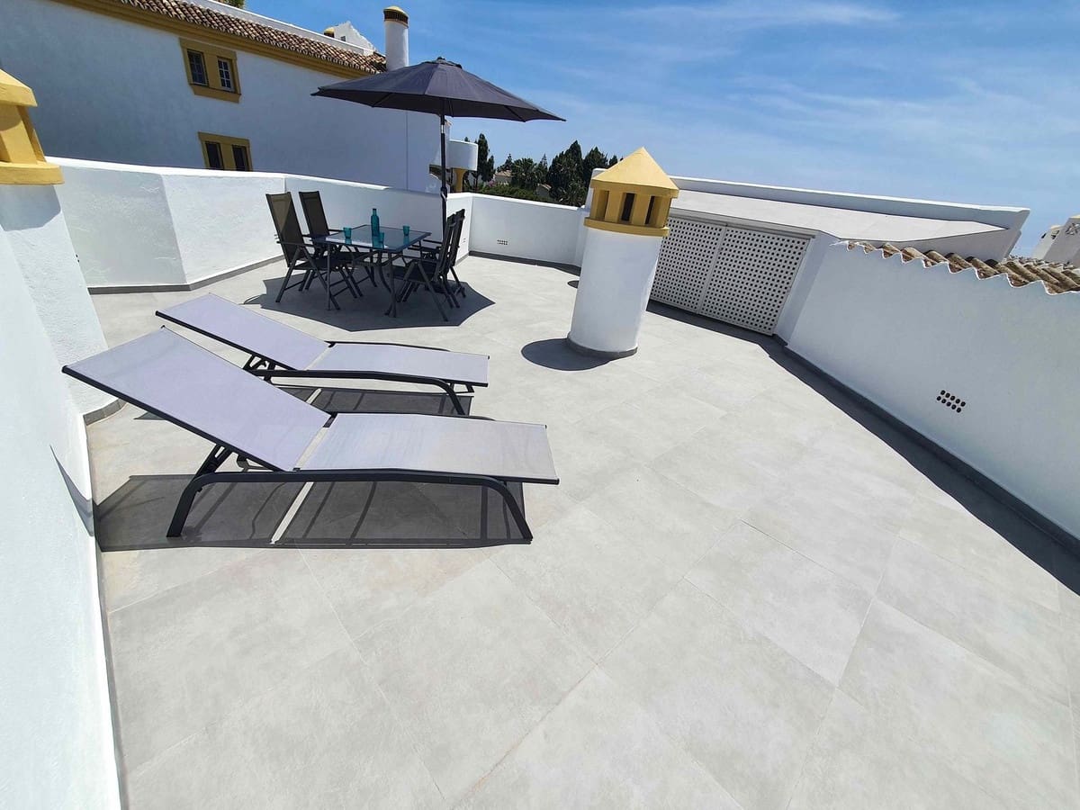 3 bedroom Apartment for sale in Sitio de Calahonda with pool garage - € 549,500 (Ref: 10120785)