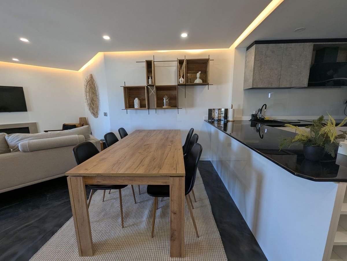 3 bedroom Apartment for sale in Sitio de Calahonda with pool garage - € 549,500 (Ref: 10120785)