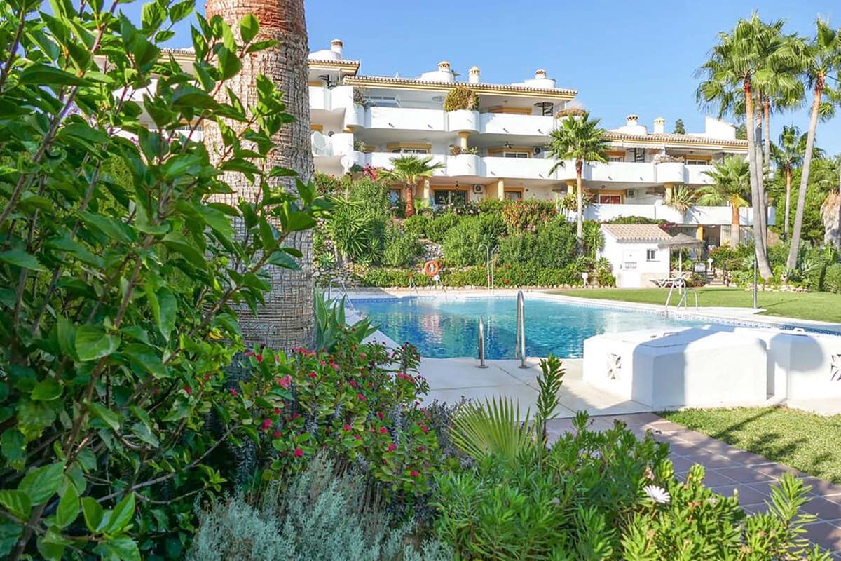 3 bedroom Apartment for sale in Sitio de Calahonda with pool garage - € 549,500 (Ref: 10120785)