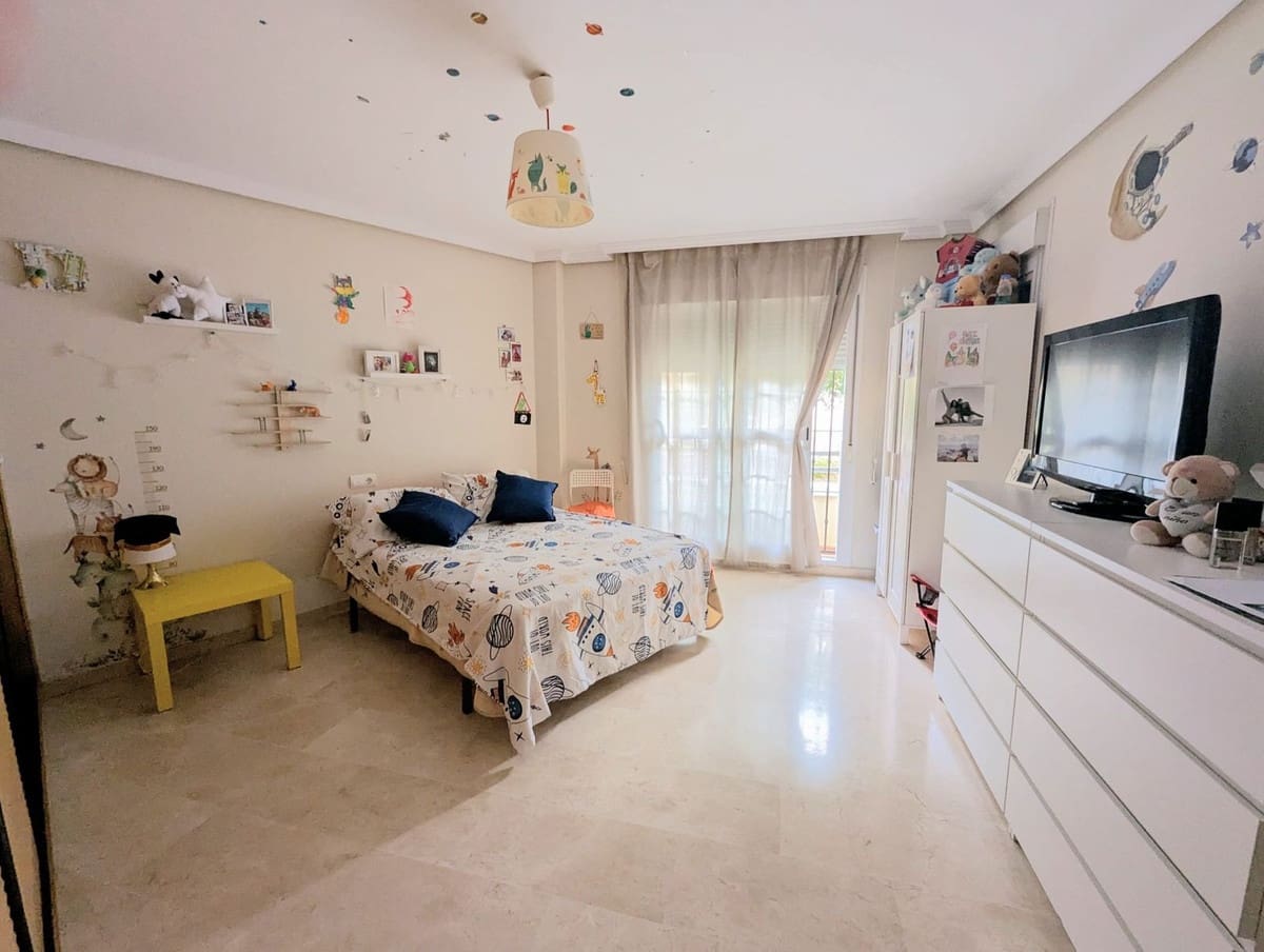 2 makuuhuone Huoneisto myytävänä paikassa Benalmadena Costa - 390 000 € (Ref: 9024952)