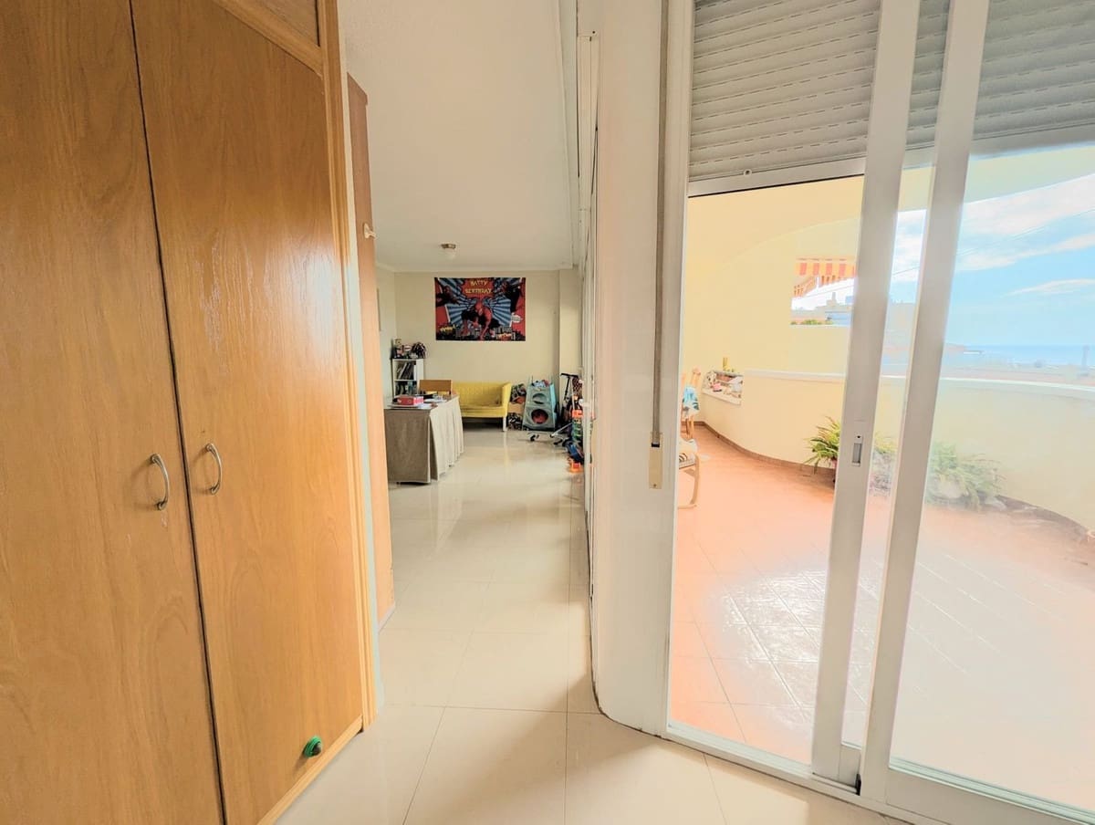 2 bedroom Apartment for sale in Benalmadena Costa - € 390,000 (Ref: 9024952)