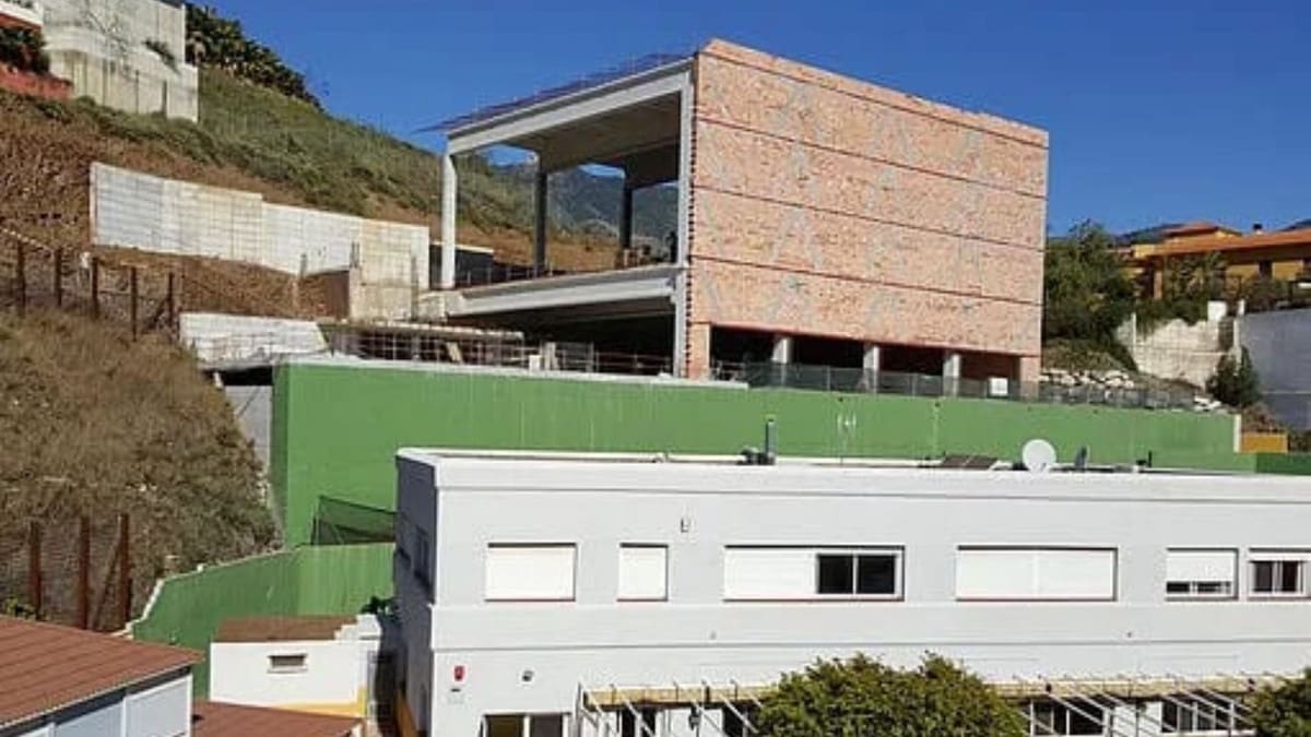 Erhverv til salg i Benalmadena - € 5.000.000 (Ref: 9131744)